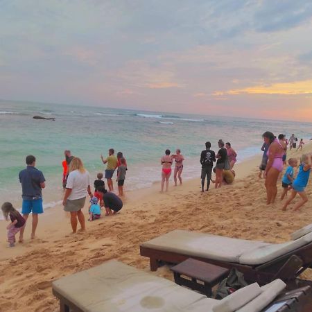 Blue Corals Beach Bungalow Matara Esterno foto