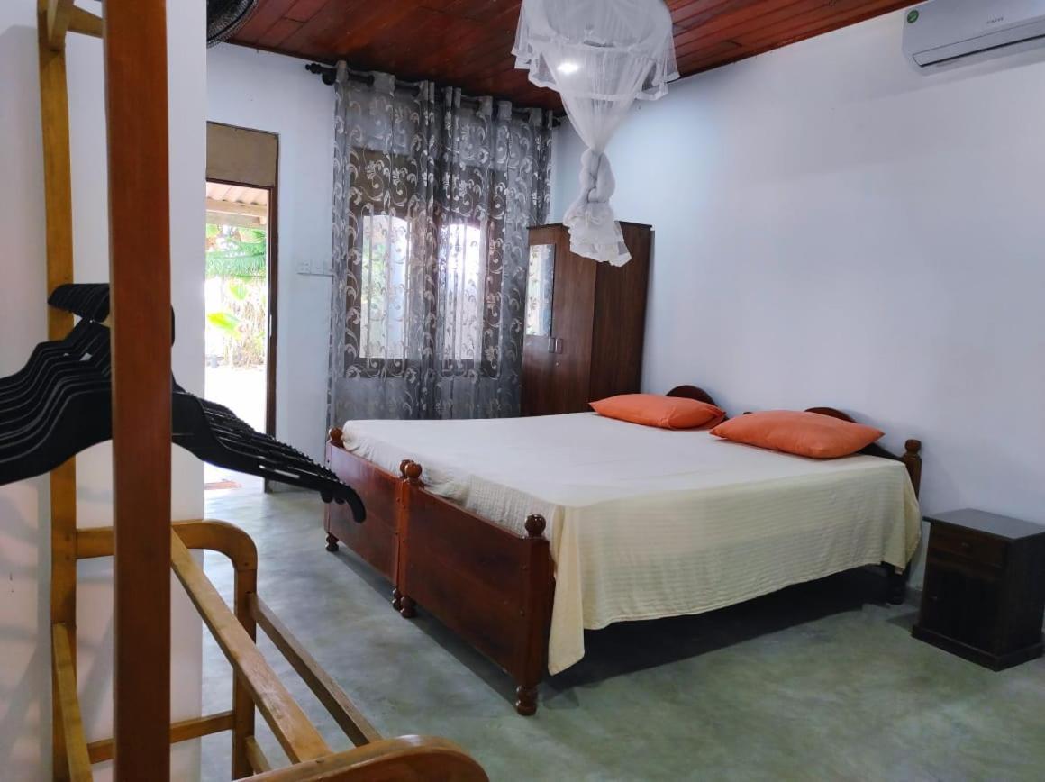 Blue Corals Beach Bungalow Matara Esterno foto