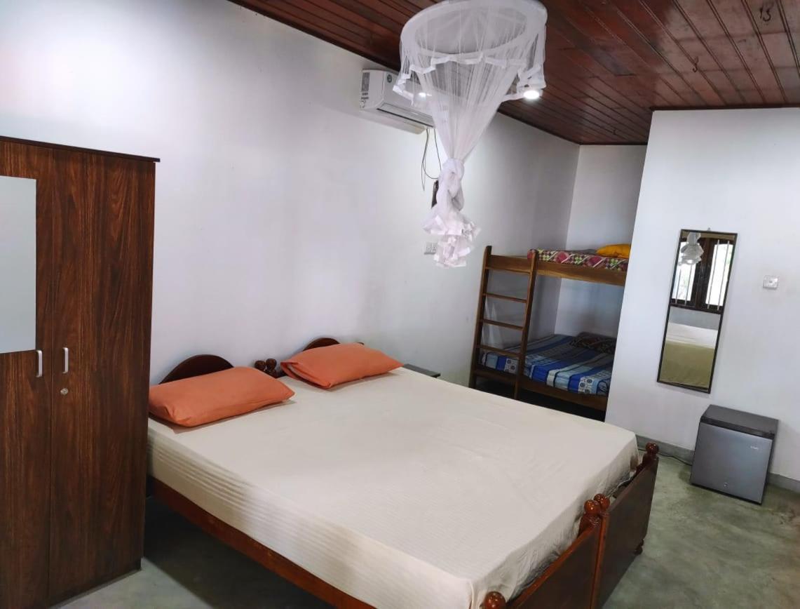 Blue Corals Beach Bungalow Matara Esterno foto