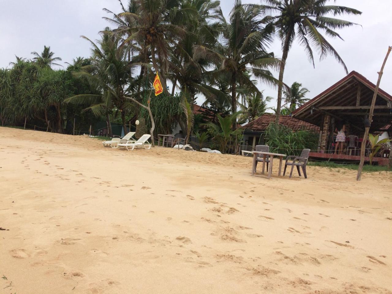 Blue Corals Beach Bungalow Matara Esterno foto