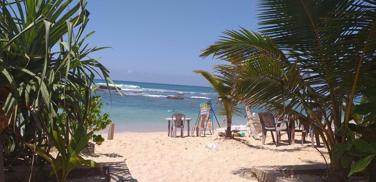 Blue Corals Beach Bungalow Matara Esterno foto